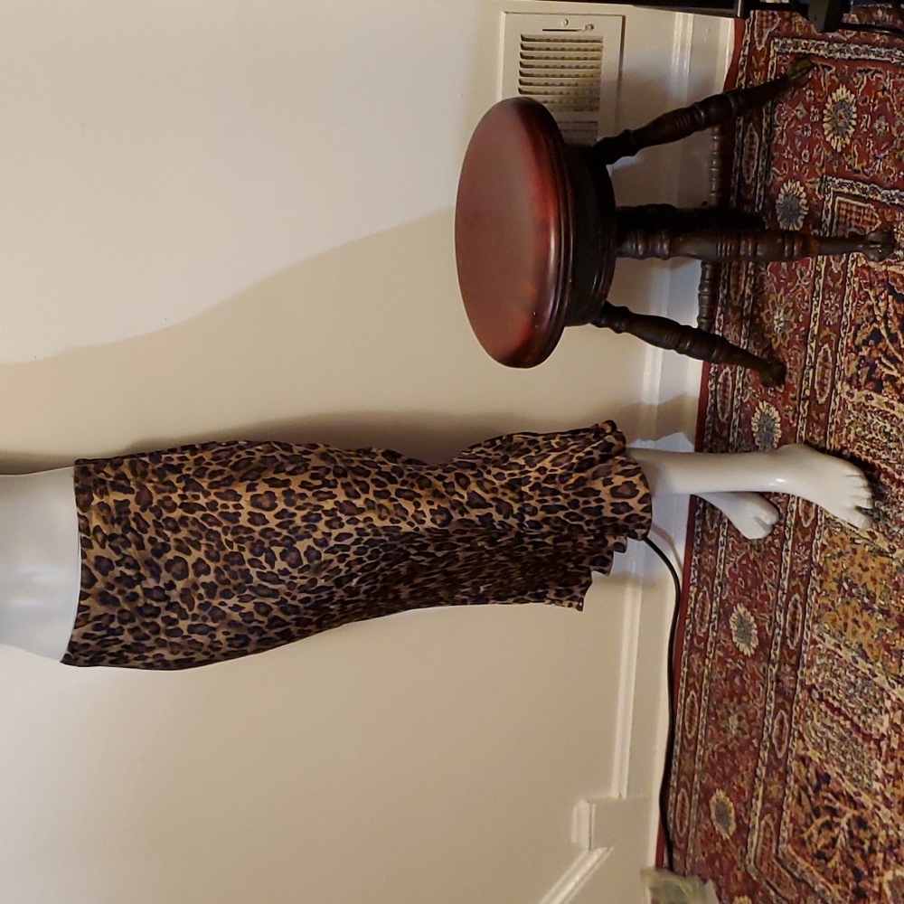 2/$15 - H&M Leopard Print Midi Skirt